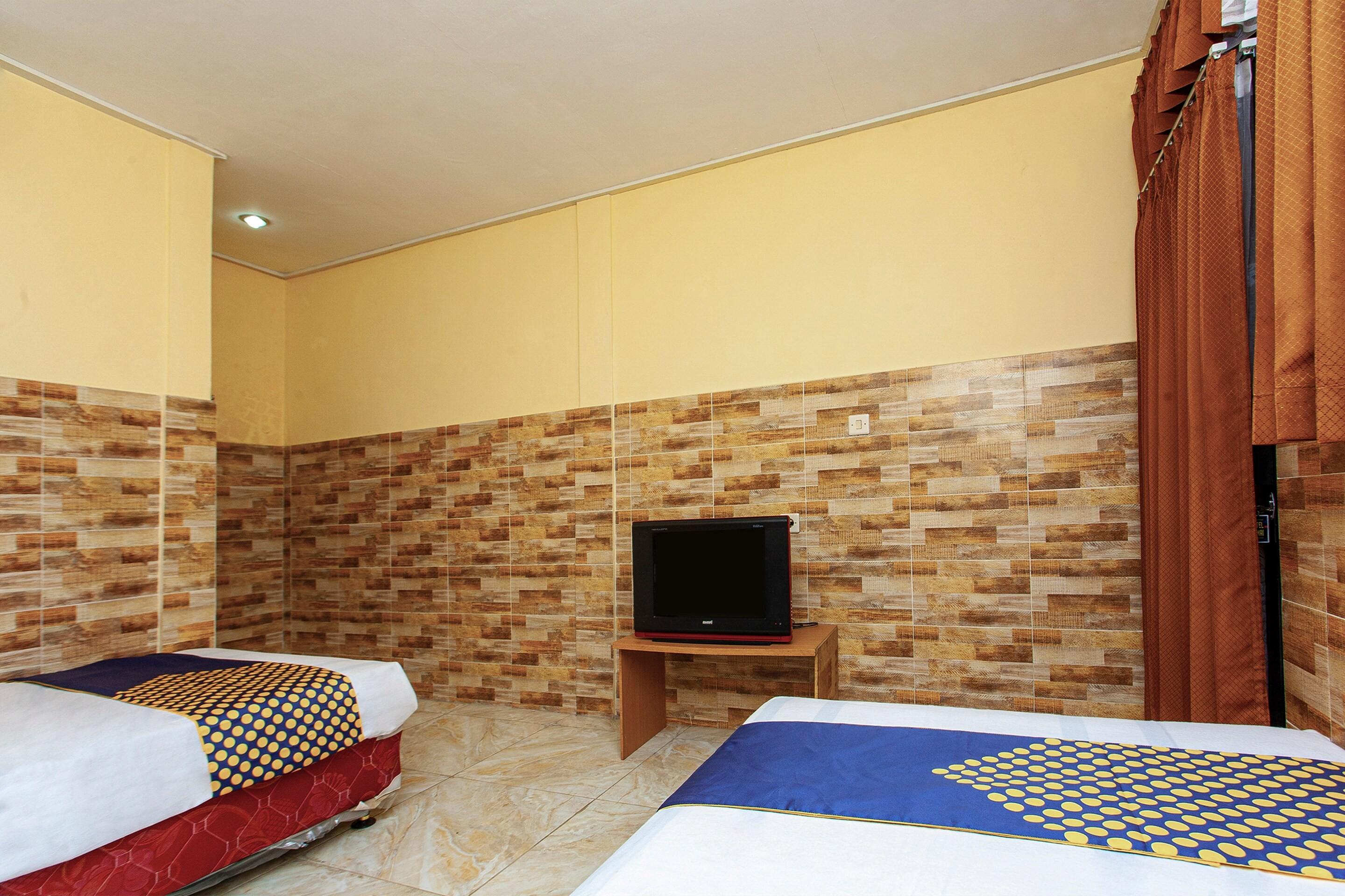 The Paragon Hotel Cilacap Redpartner Екстер'єр фото