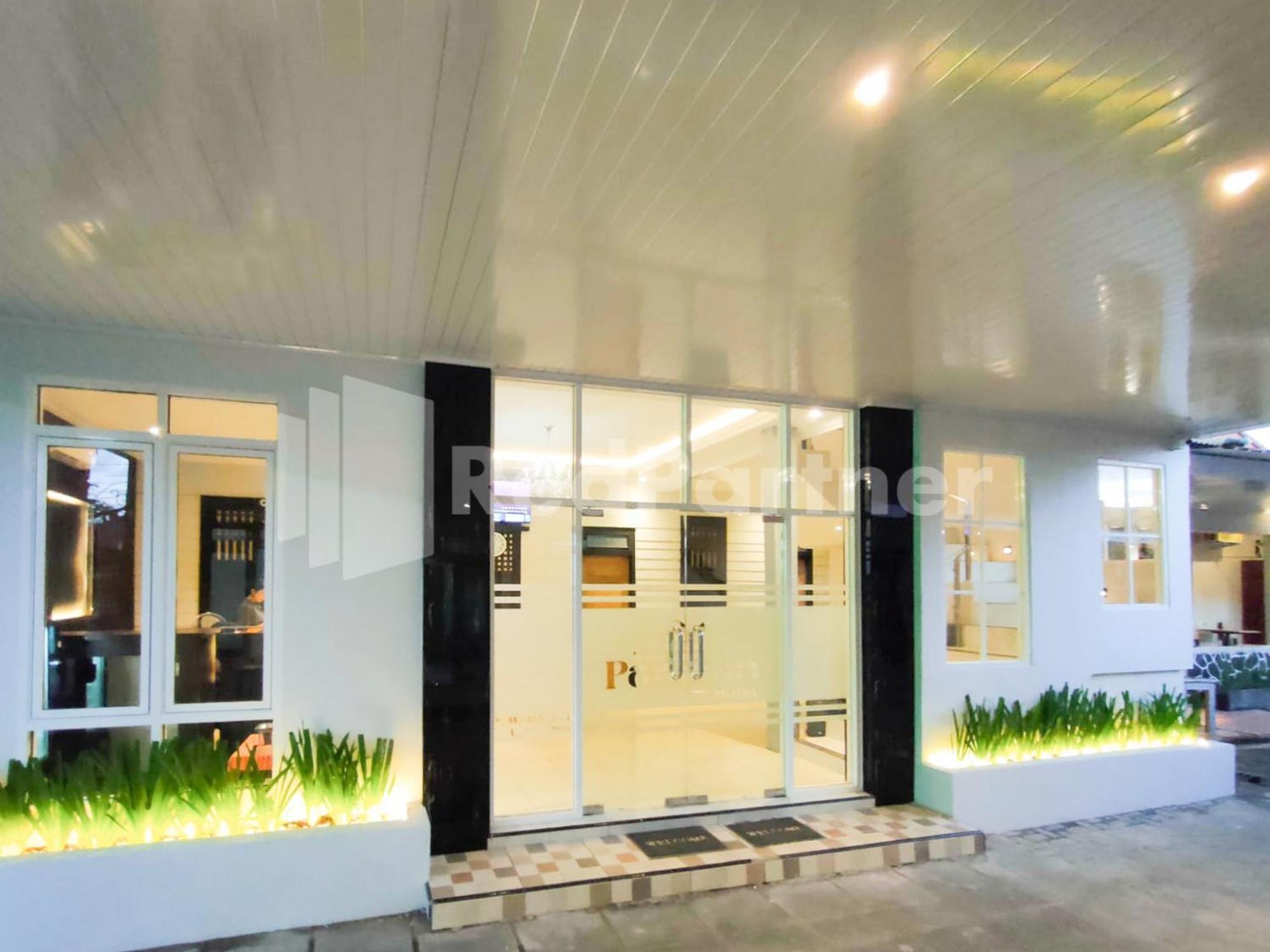 The Paragon Hotel Cilacap Redpartner Екстер'єр фото