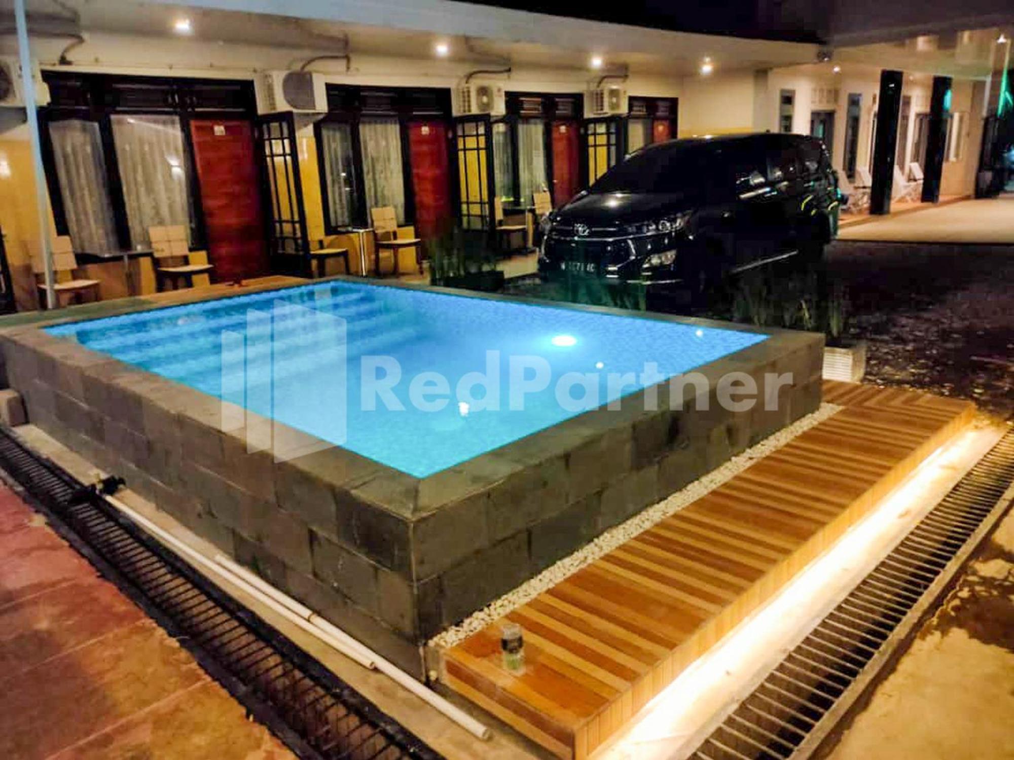 The Paragon Hotel Cilacap Redpartner Екстер'єр фото